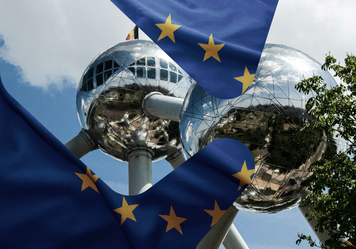 Kombinasjon av to bilder. Det ene viser skulpturen Atomium i Brussel. Det andre er et EU-flagg med gule stjerner på blå bakgrunn.